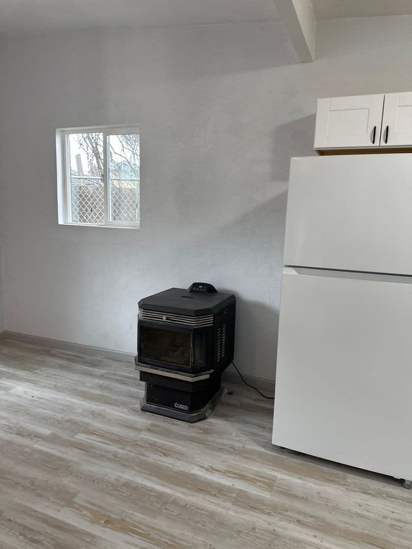 Klamath Falls Apartment: 332 N 10th St