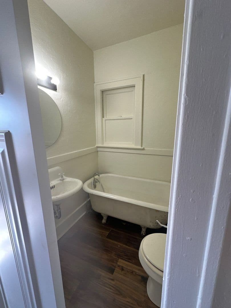 Klamath Falls Apartment: 224 S Broad St