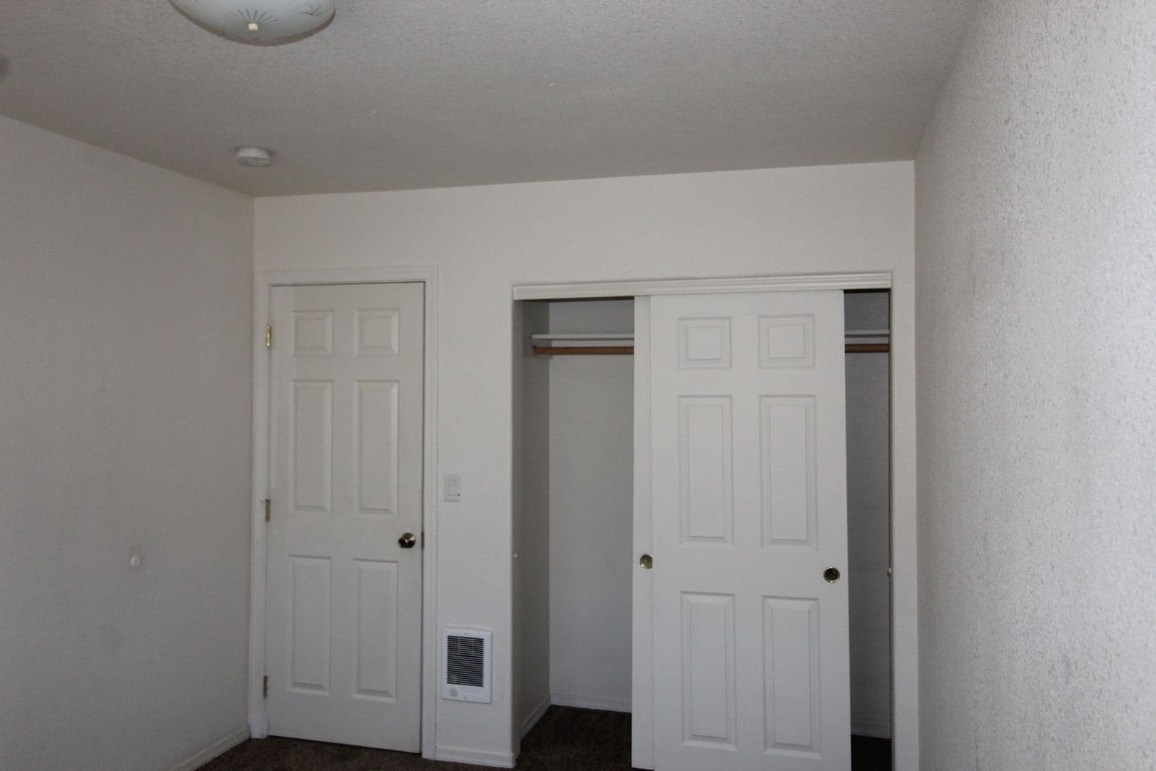 Klamath Falls Apartment: 2019/2023 Garden Avenue