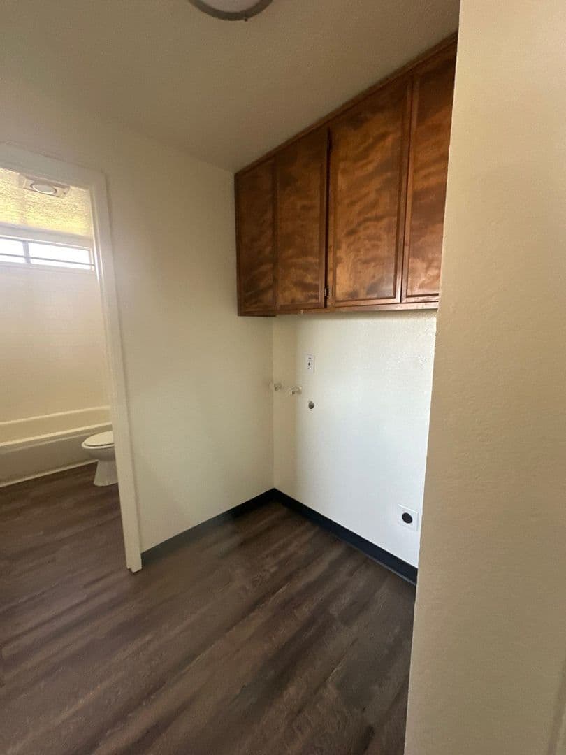 Klamath Falls Apartment: 1418 and 1420 Pleasant Ave