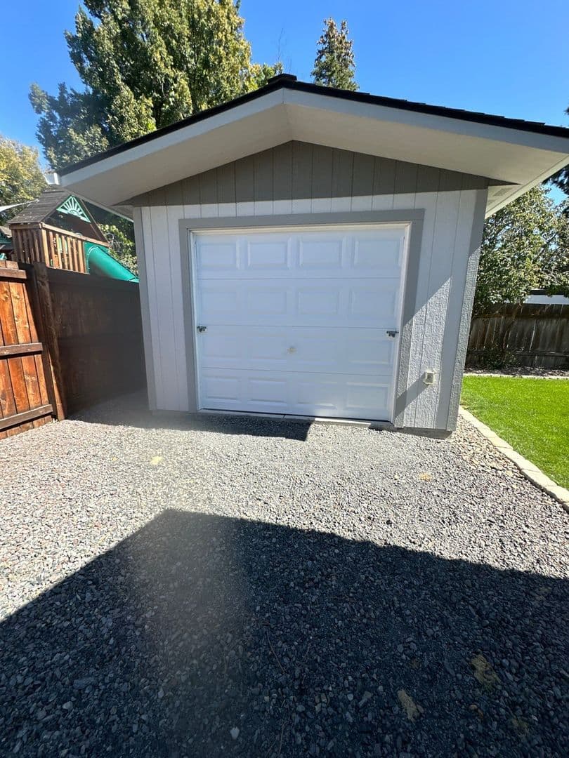 Klamath Falls House: 3619 Boulder Ln