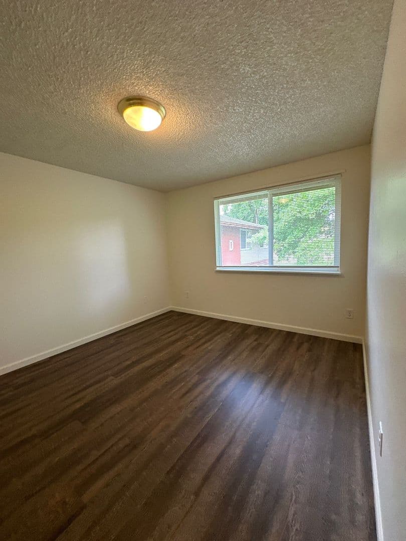 Klamath Falls Apartment: 1331 Avalon St