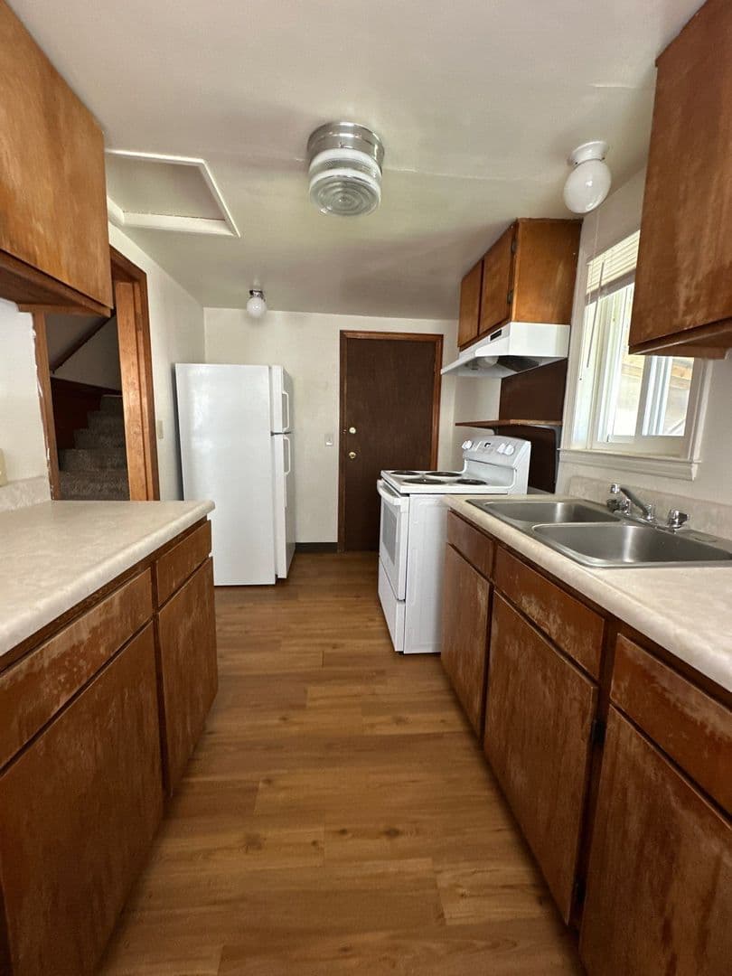 Klamath Falls Apartment: 2160 Arthur Street