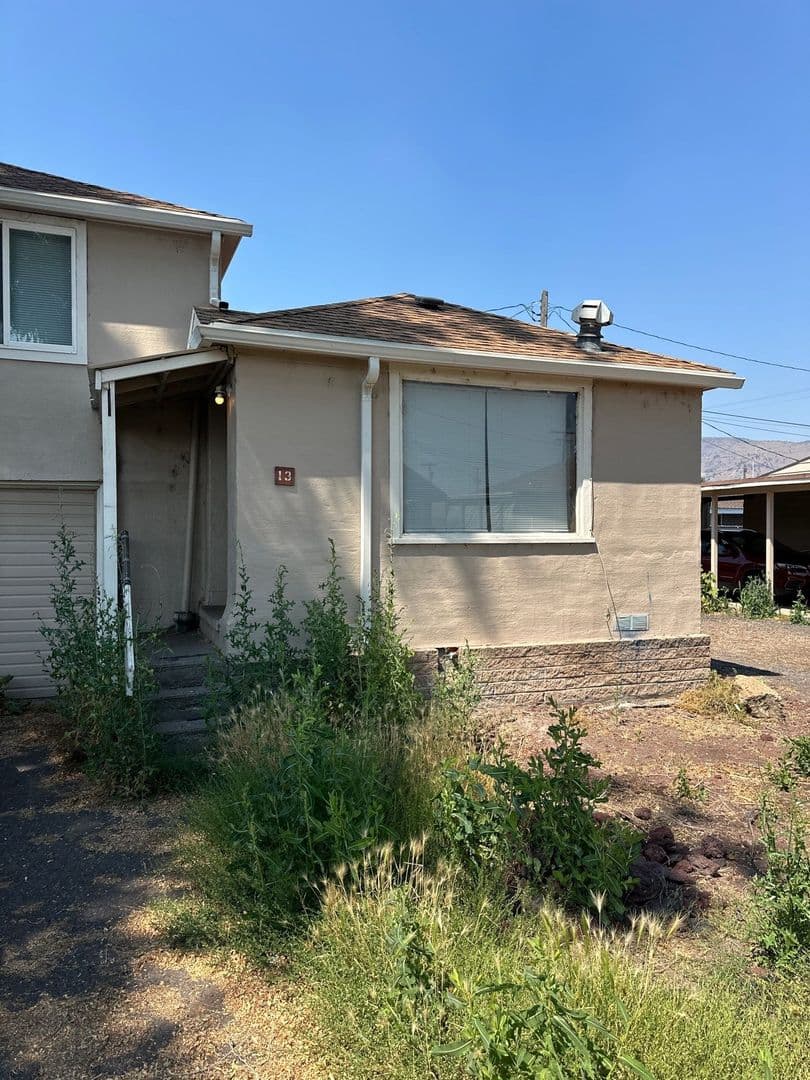 Klamath Falls Apartment: 2160 Arthur Street