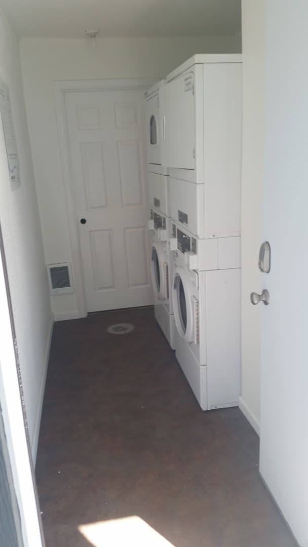 Klamath Falls Apartment: 1131 Walnut Ave
