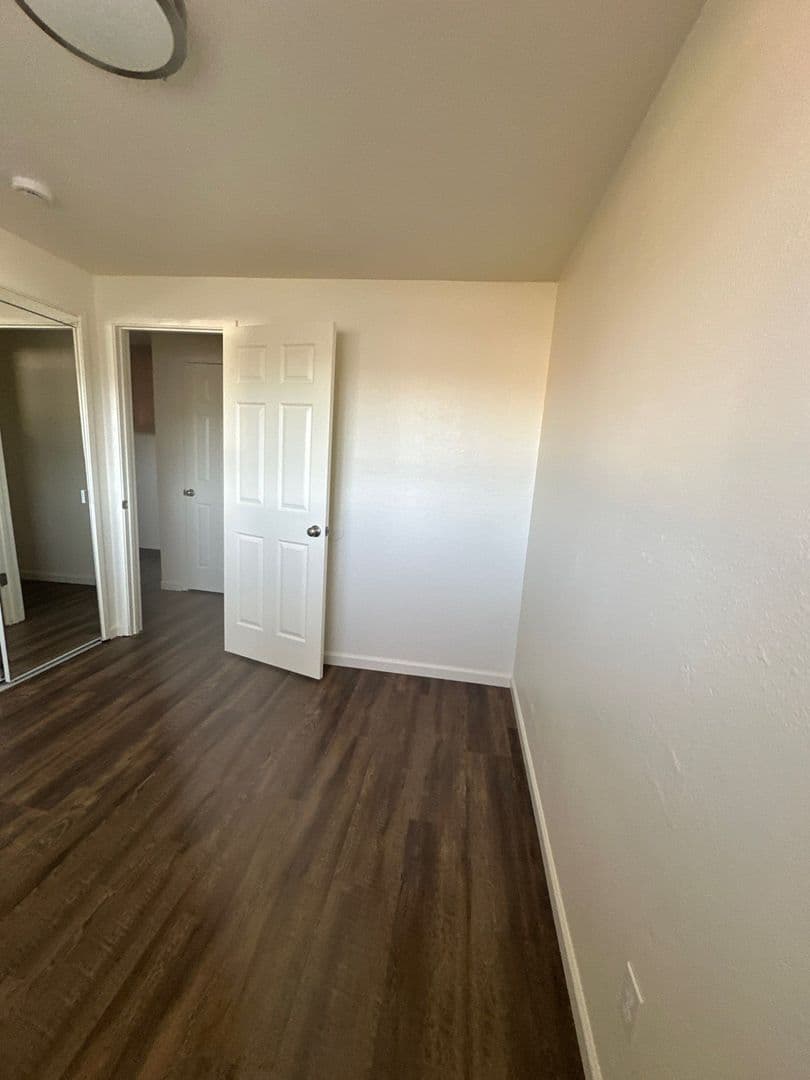 Klamath Falls Apartment: 1418 and 1420 Pleasant Ave