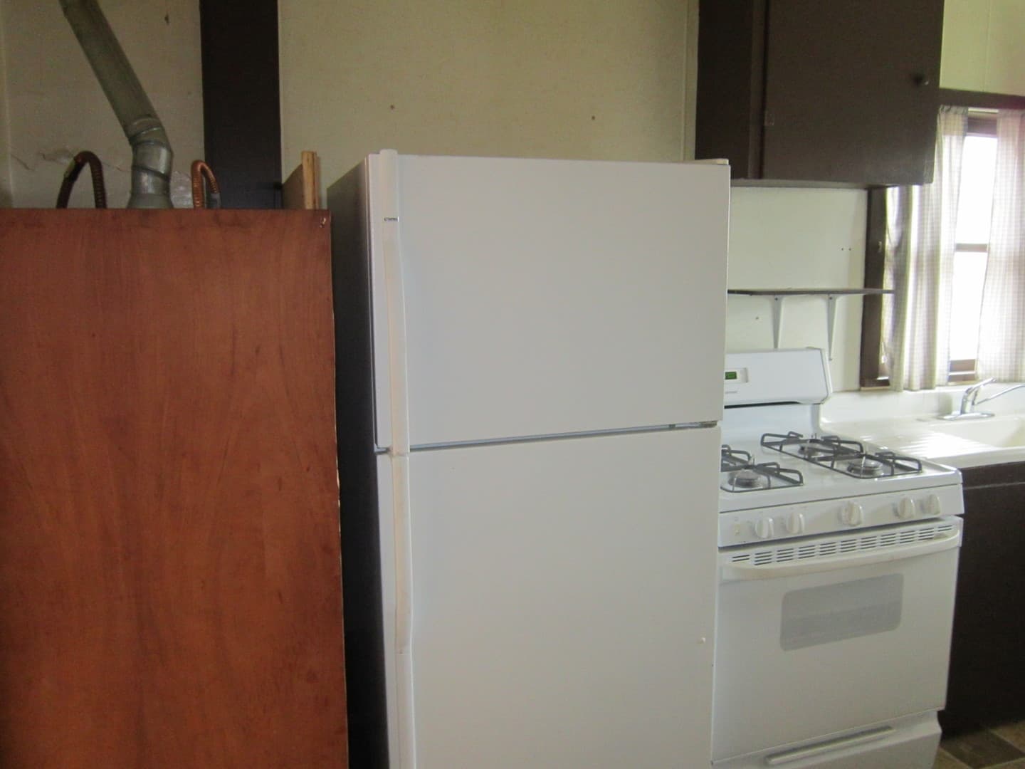 Klamath Falls Apartment: 2136 & 2138 Wantland Ave