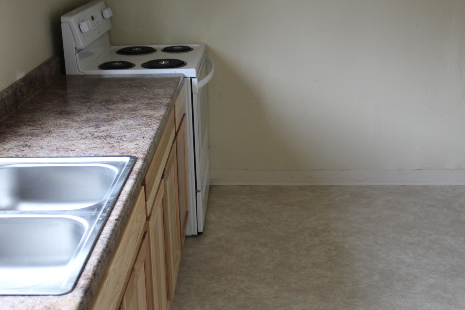 Klamath Falls House: 1865 1/2 Hope St