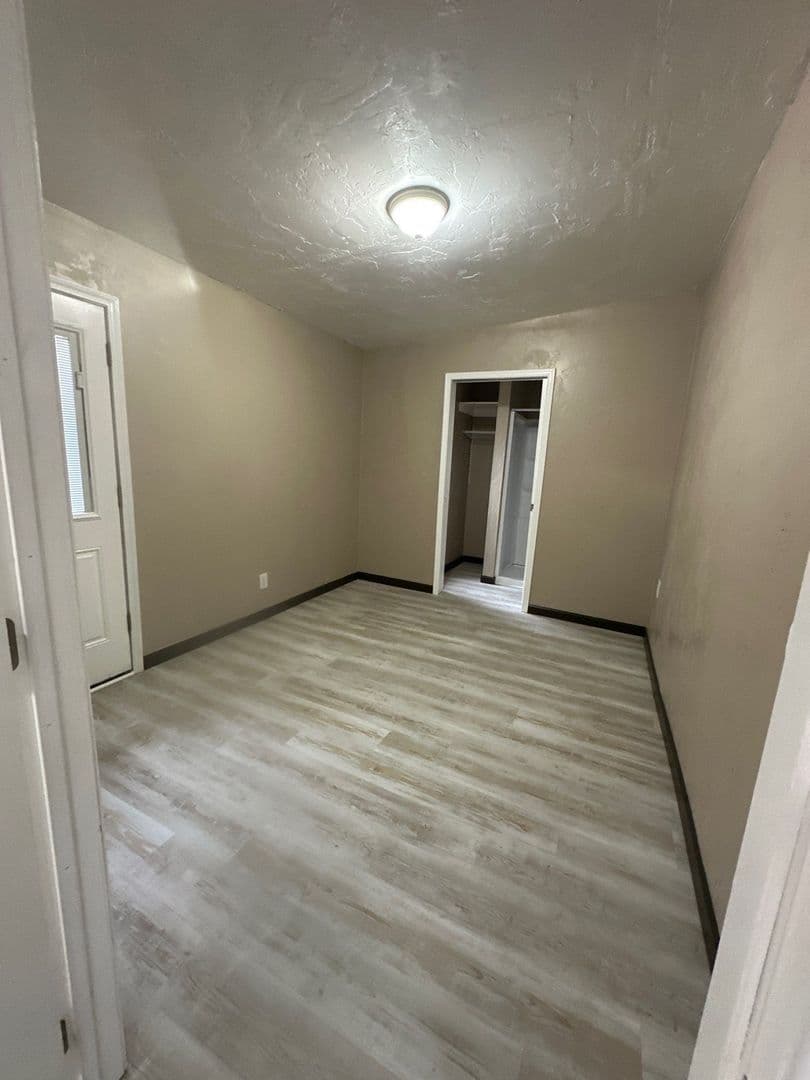 Klamath Falls Apartment: 332 N 10th St