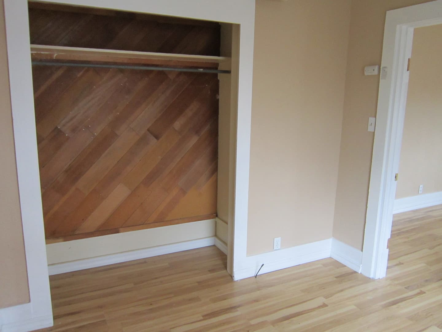 Klamath Falls Apartment: 2136 & 2138 Wantland Ave