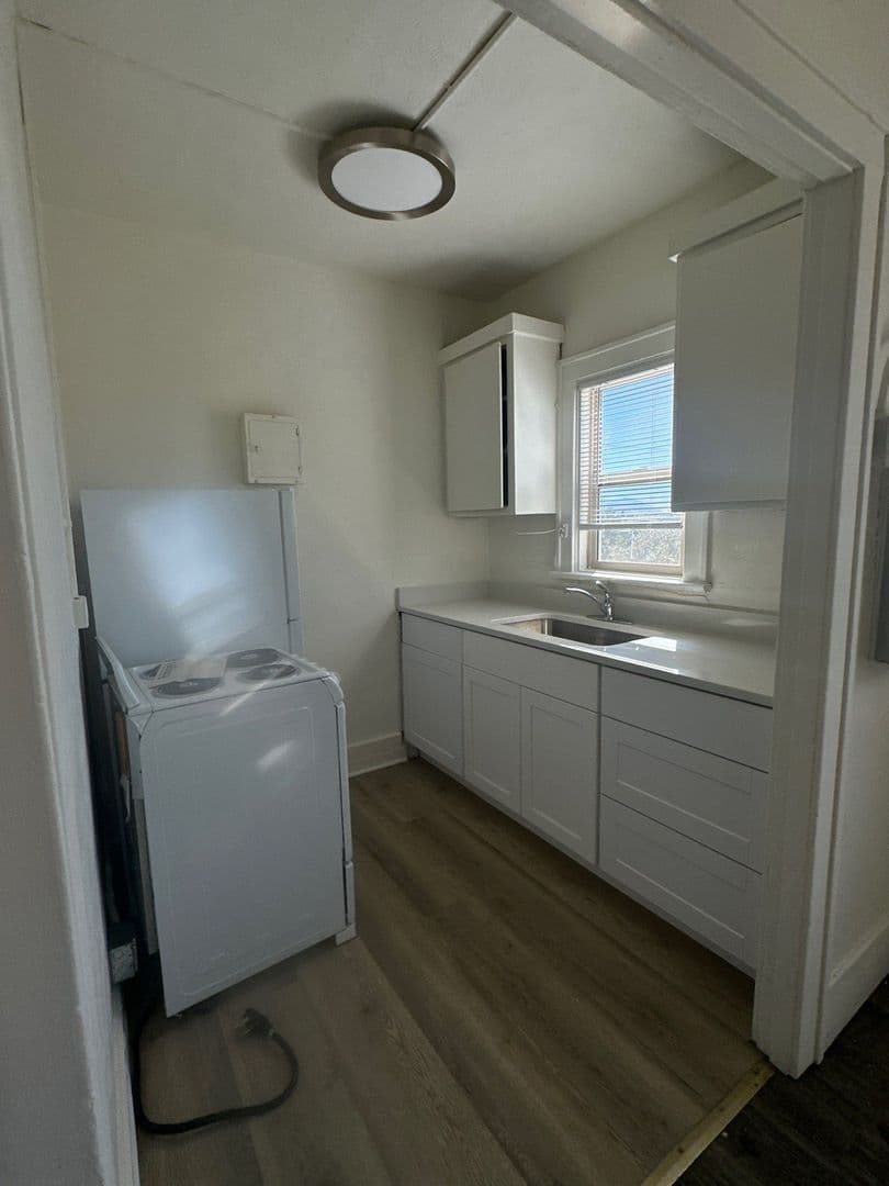 Klamath Falls Apartment: 224 S Broad St