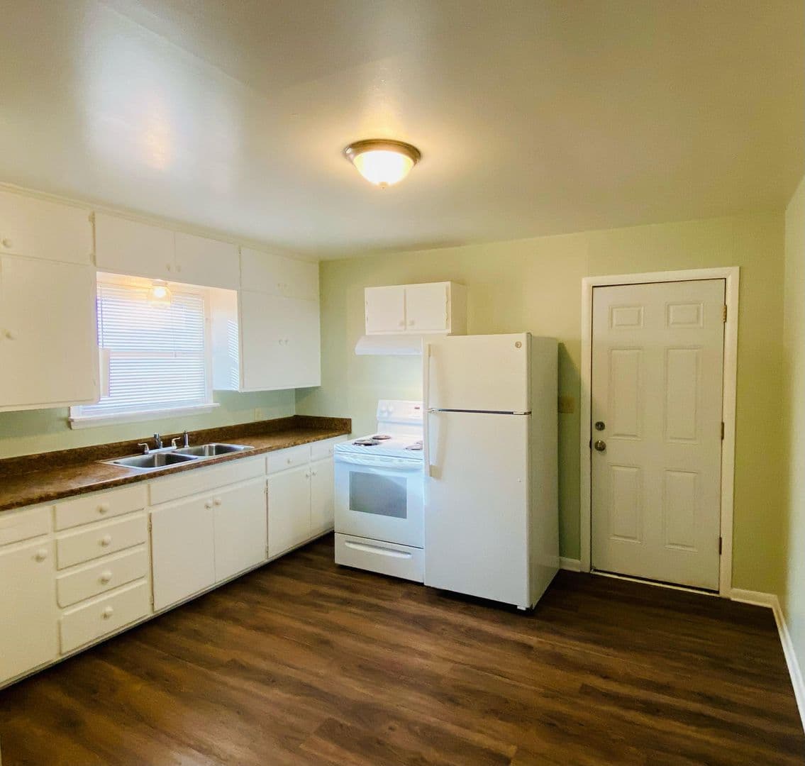 Klamath Falls Apartment: 409 Richmond Street
