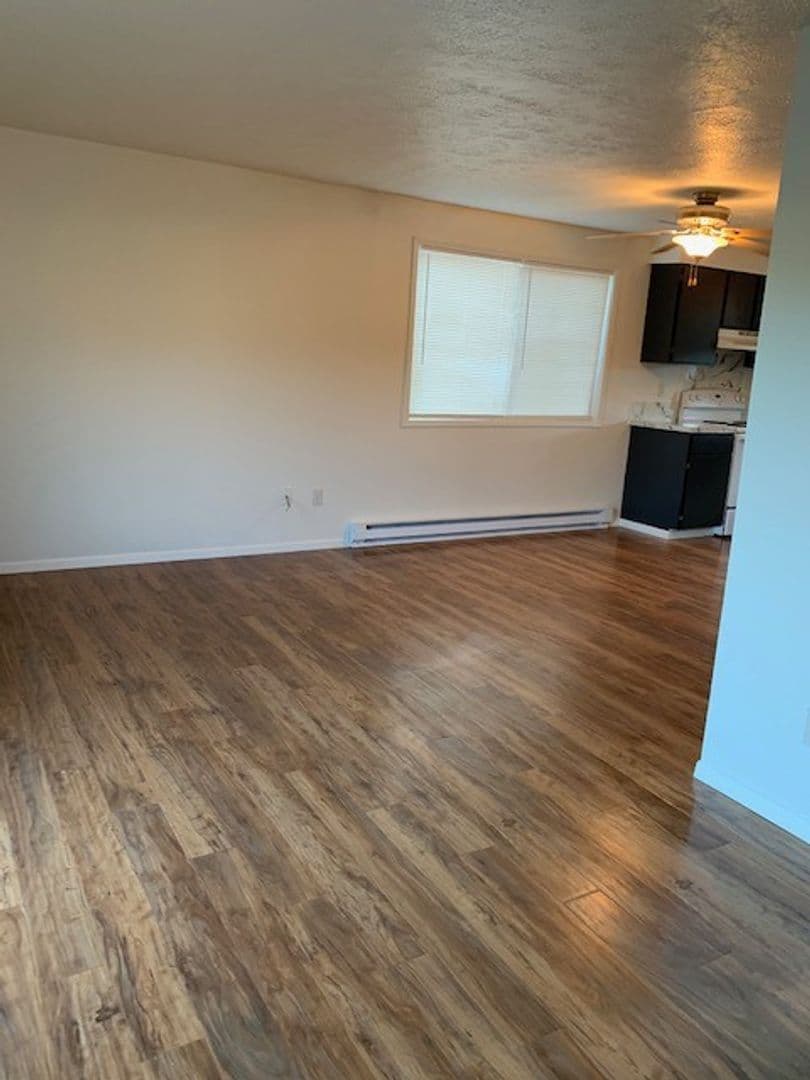 Klamath Falls House: 1211 Summers Ln