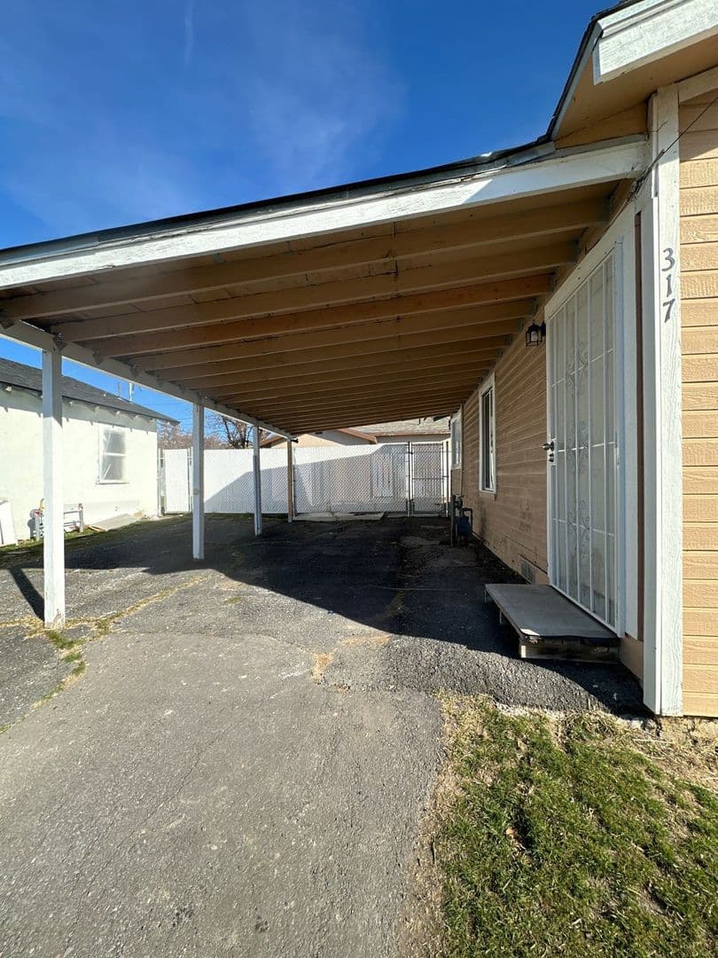 Klamath Falls House: 317 Martin St
