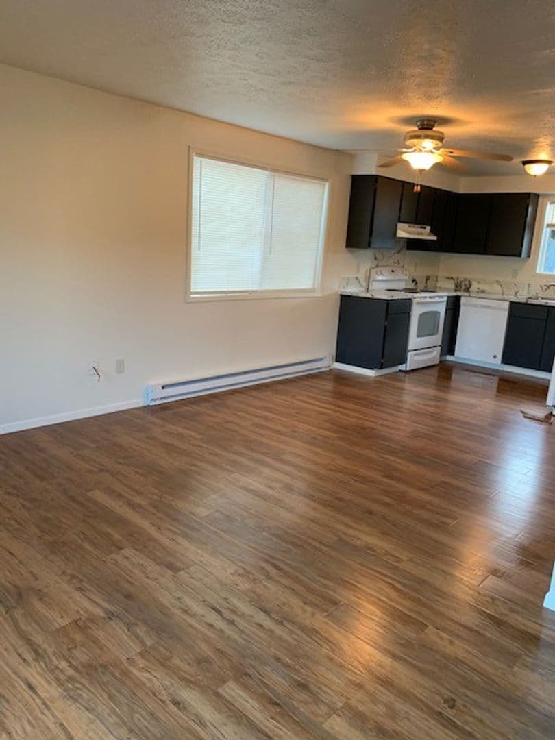 Klamath Falls House: 1211 Summers Ln