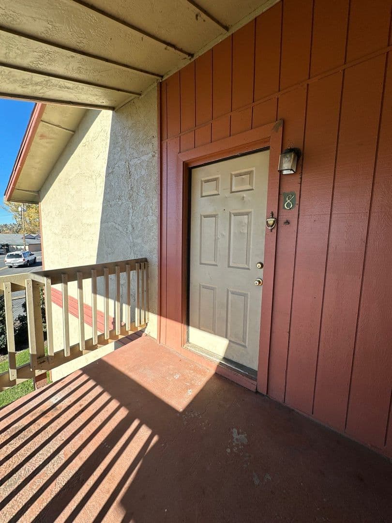 Klamath Falls Apartment: 1331 Avalon St