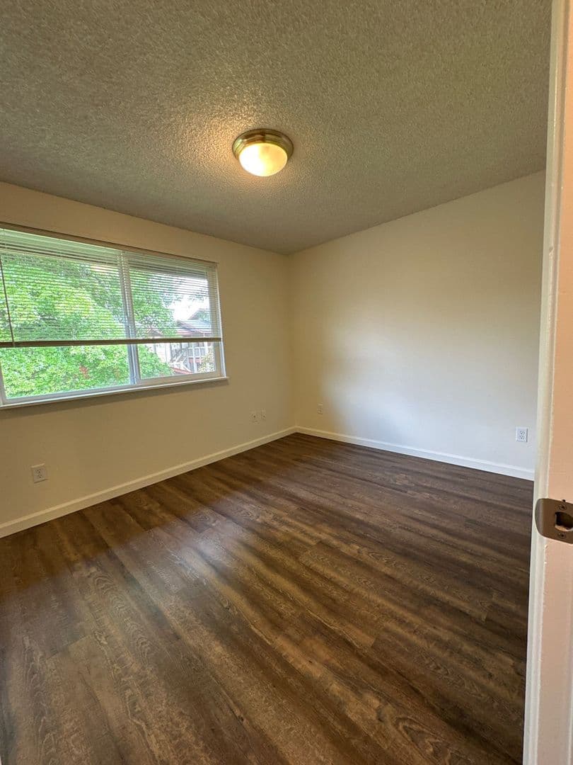Klamath Falls Apartment: 1331 Avalon St