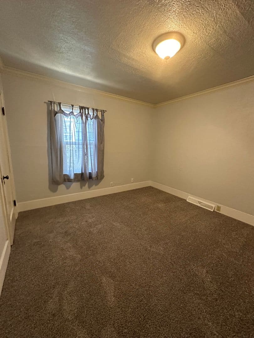 Klamath Falls House: 919 Eldorado Ave