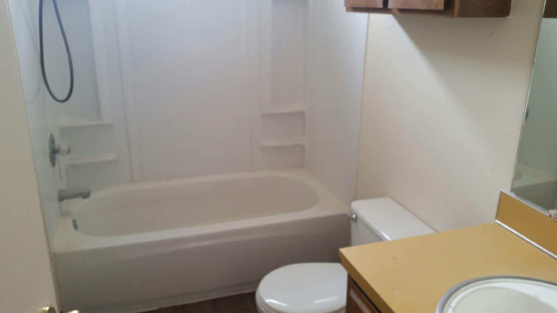 Klamath Falls Apartment: 1410 & 1412 Pleasant Ave