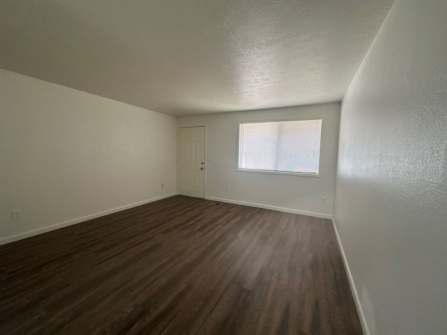 Klamath Falls Apartment: 1418 and 1420 Pleasant Ave