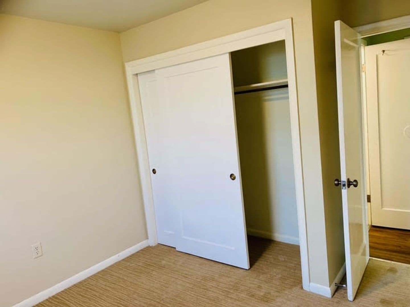 Klamath Falls Apartment: 409 Richmond Street