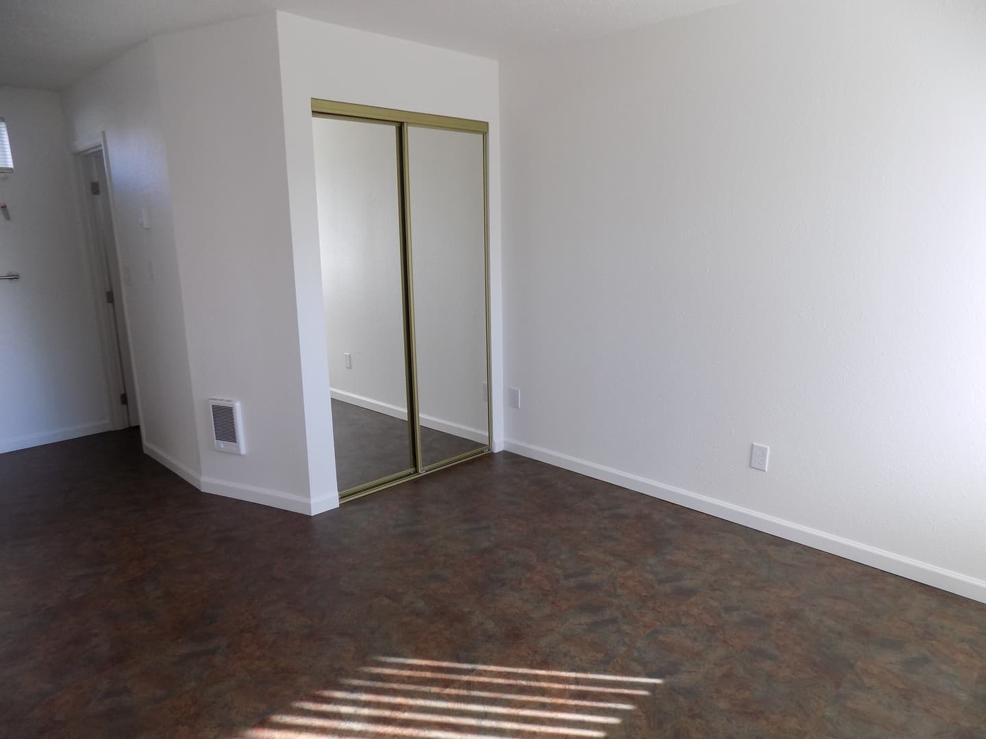 Klamath Falls Apartment: 1131 Walnut Ave