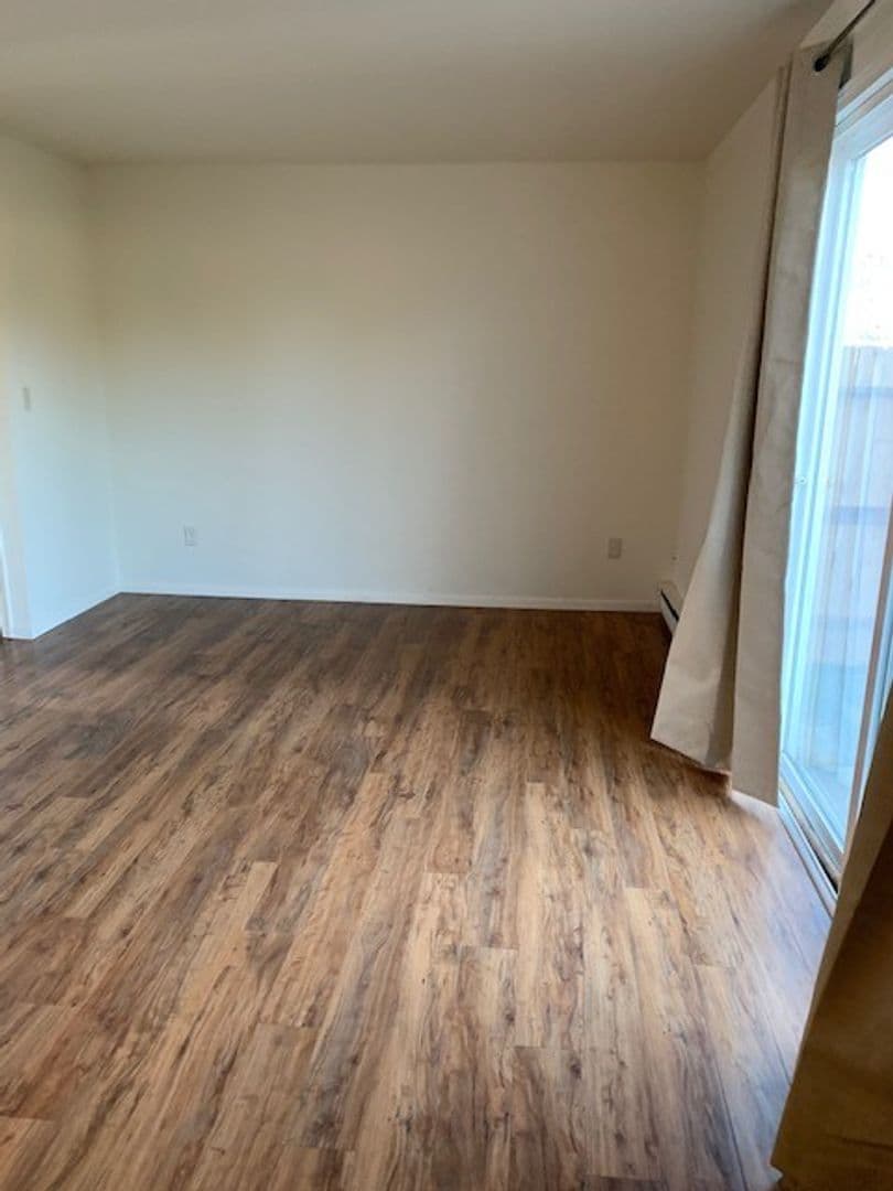Klamath Falls House: 1211 Summers Ln