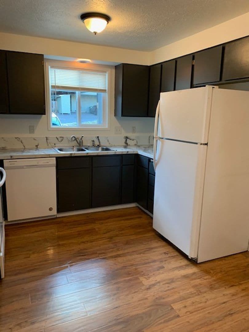 Klamath Falls House: 1211 Summers Ln