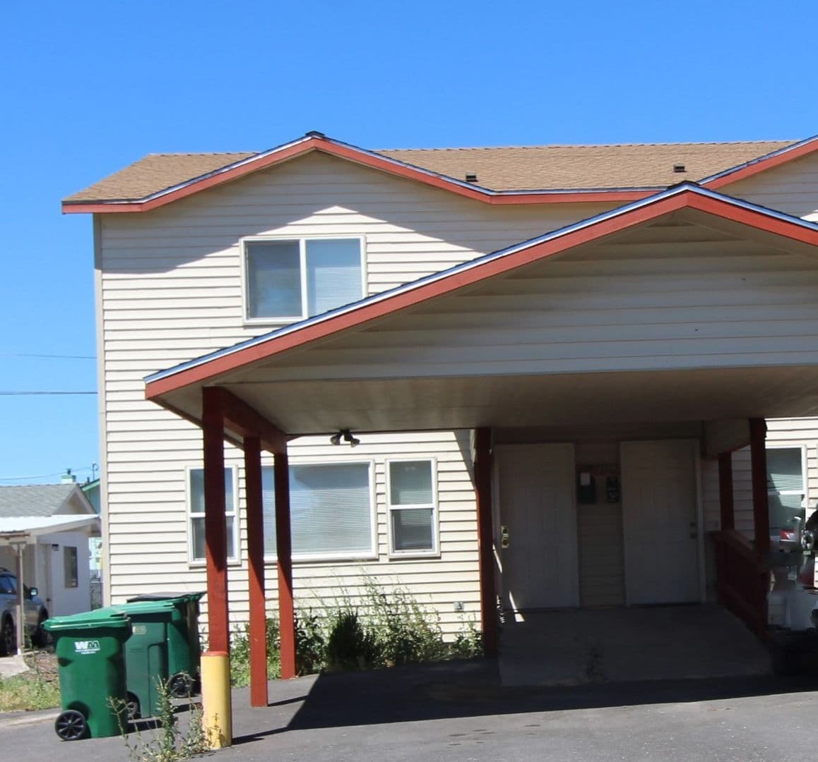 Klamath Falls Apartment: 2019/2023 Garden Avenue