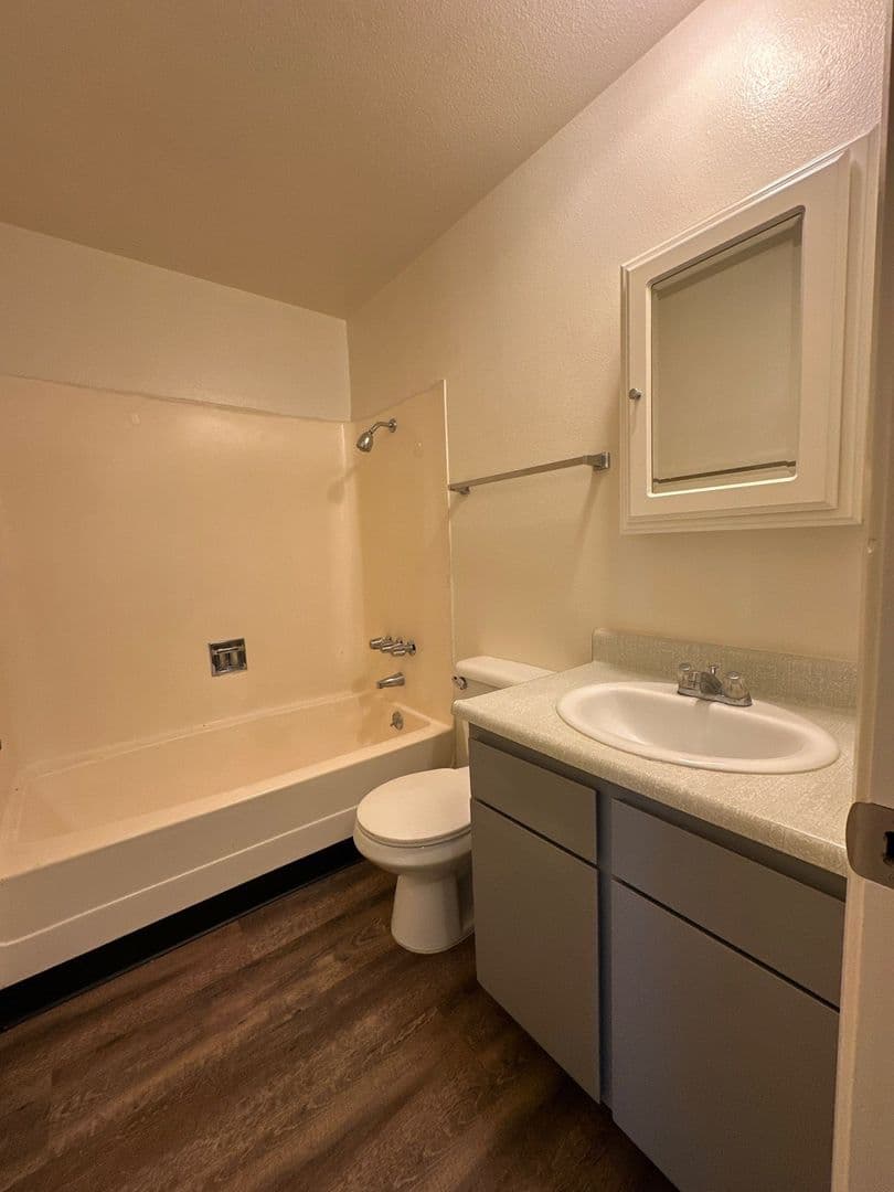 Klamath Falls Apartment: 1331 Avalon St