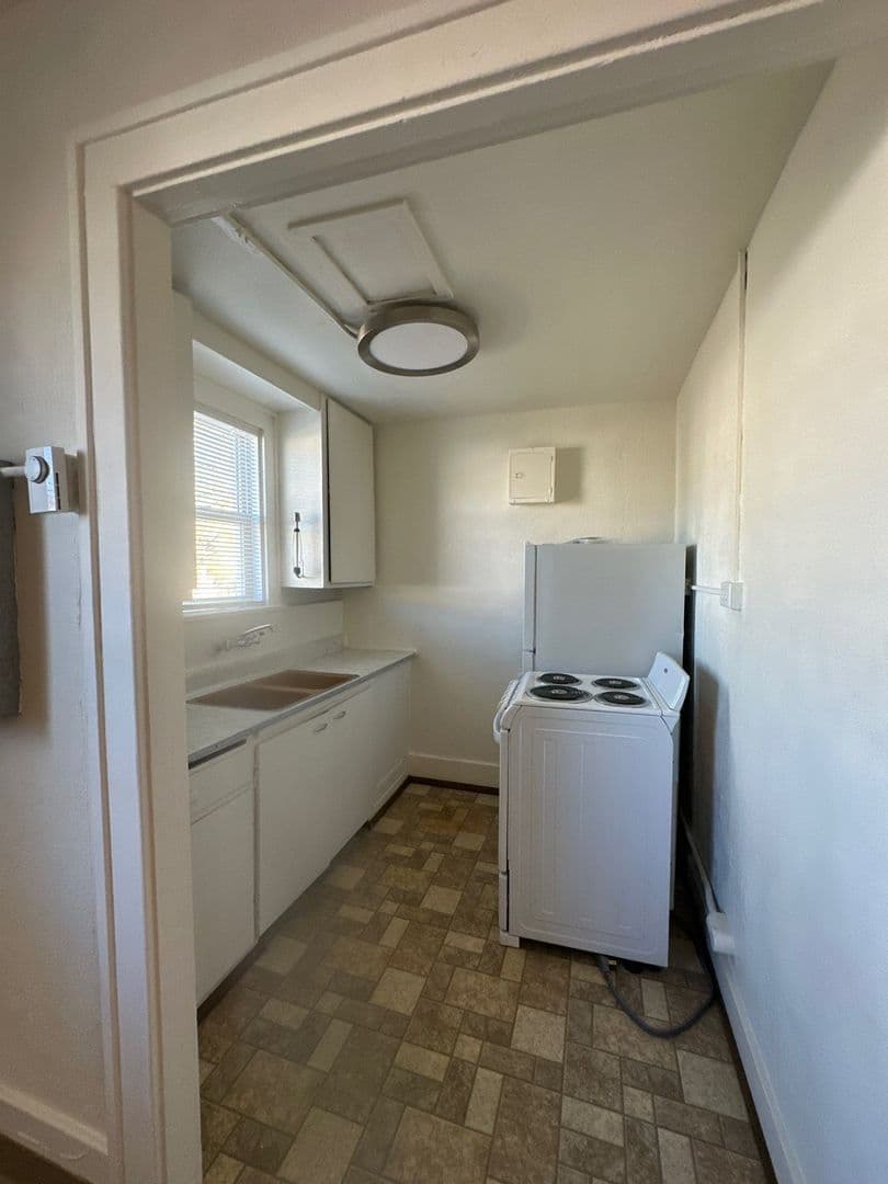 Klamath Falls Apartment: 224 S Broad St
