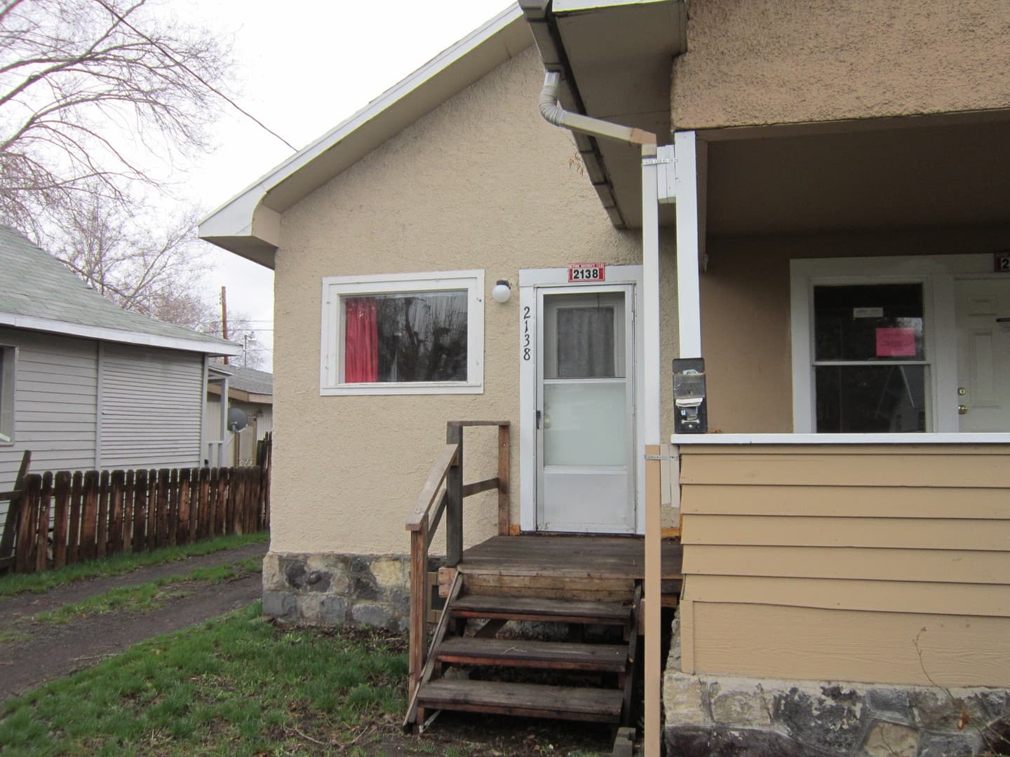 Klamath Falls Apartment: 2136 & 2138 Wantland Ave