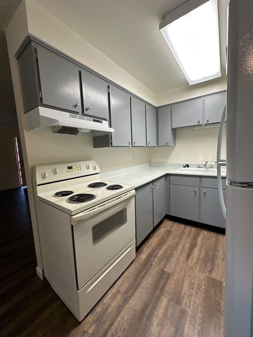 Klamath Falls Apartment: 1331 Avalon St