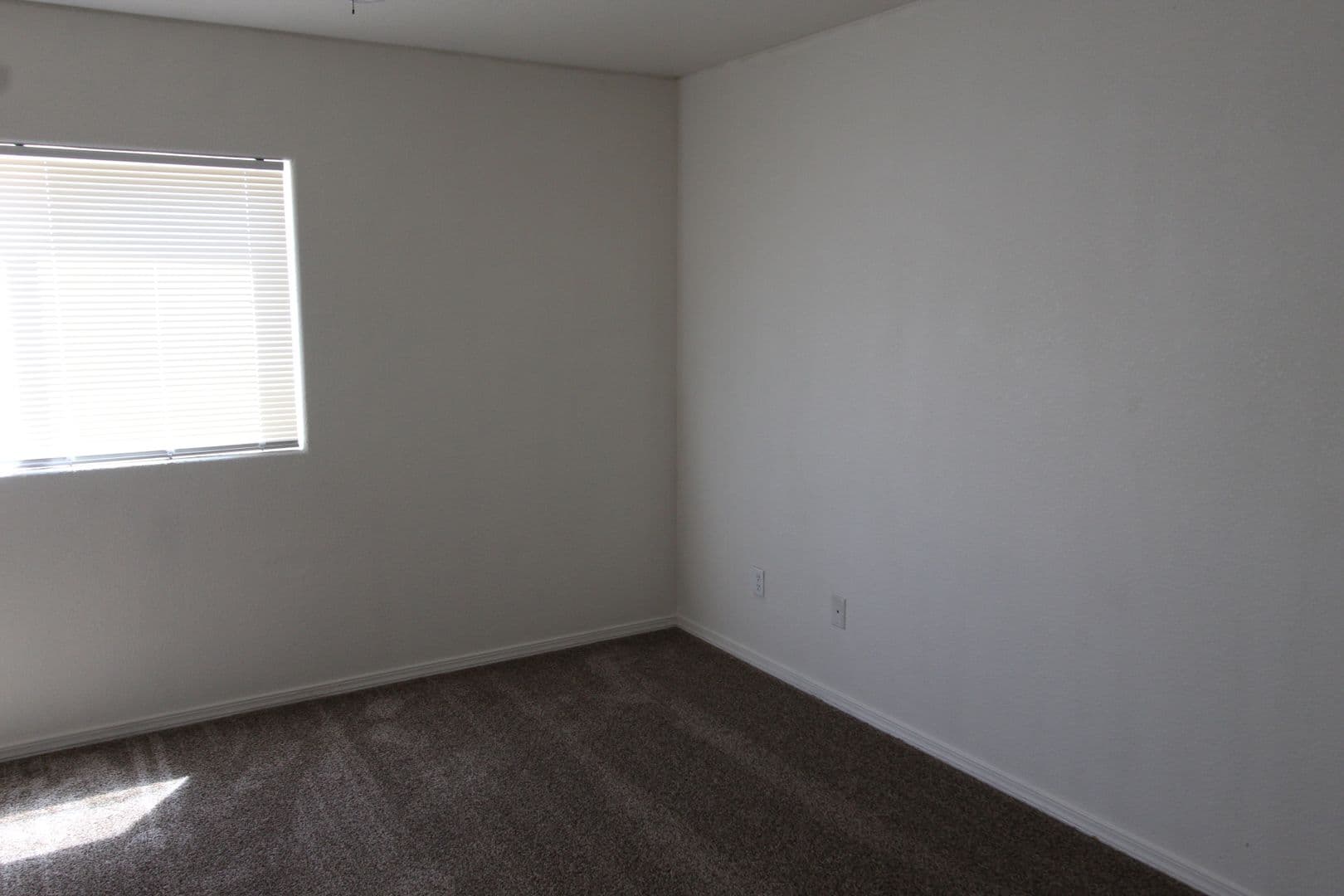 Klamath Falls Apartment: 2019/2023 Garden Avenue