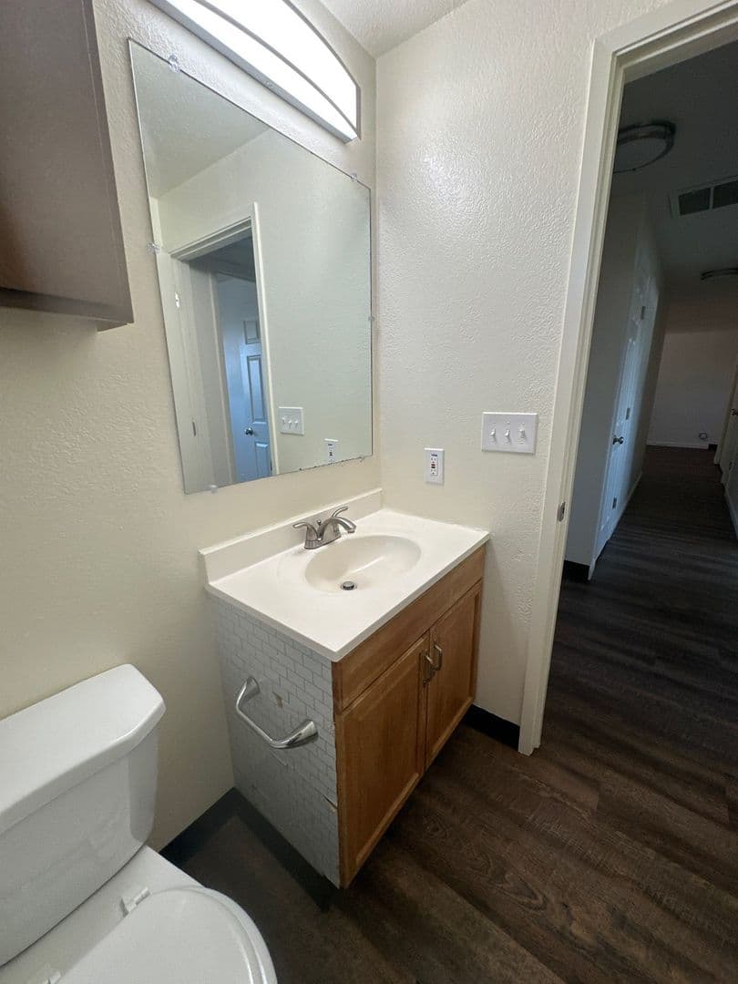 Klamath Falls Apartment: 1418 and 1420 Pleasant Ave