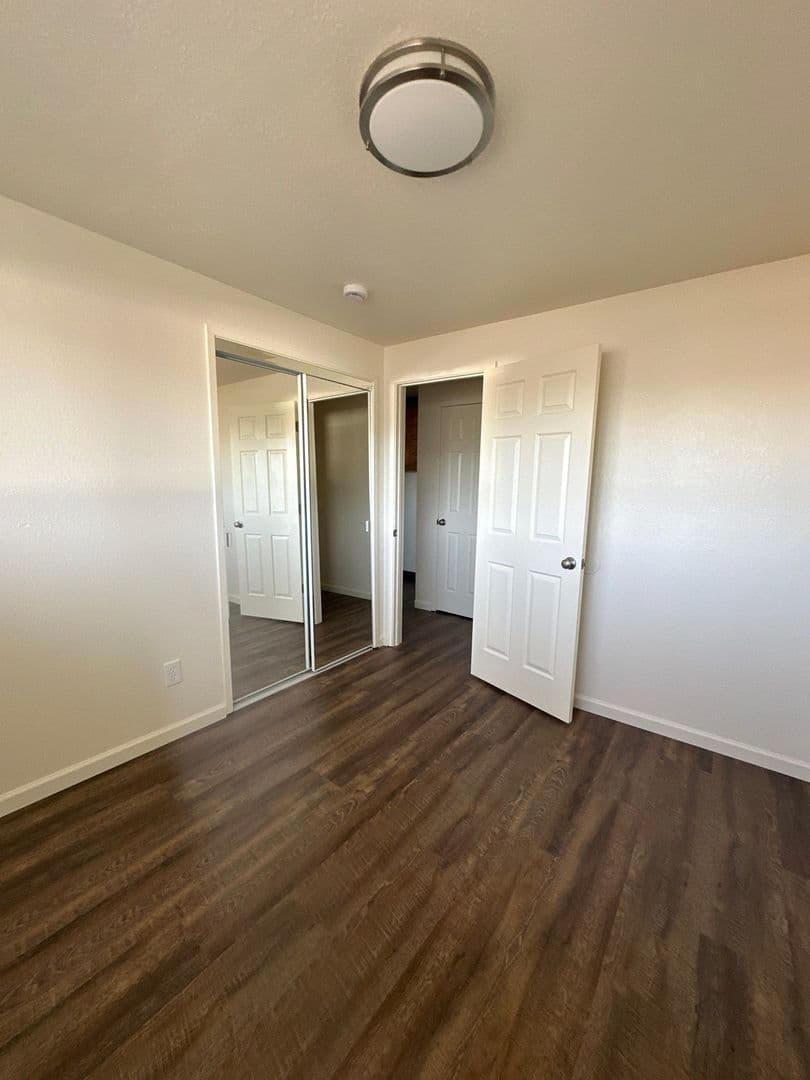 Klamath Falls Apartment: 1418 and 1420 Pleasant Ave