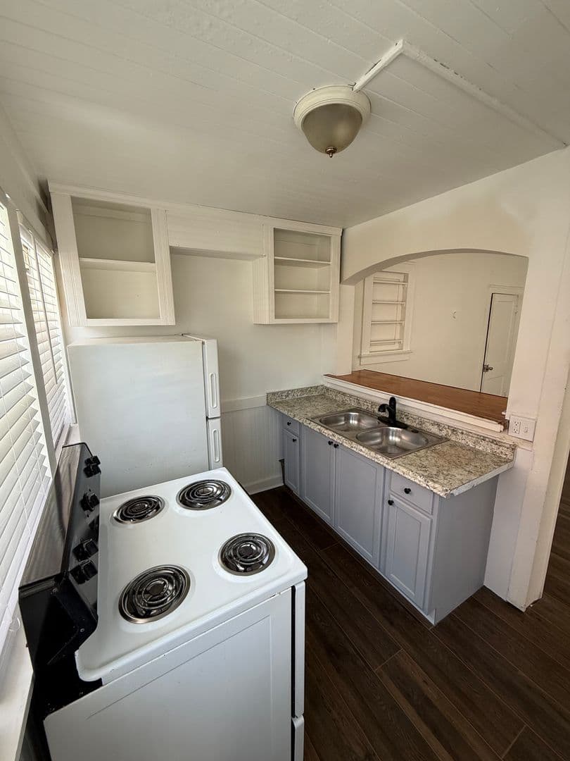 Daytona Beach Apartment: 1208 S Ridgewood Ave #1