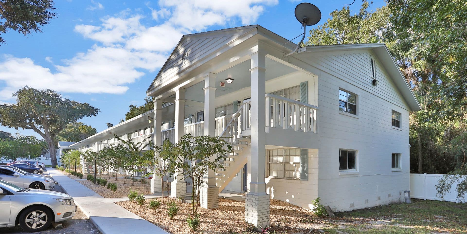 Daytona Beach Apartment: 1140 S. Ridgewood Ave
