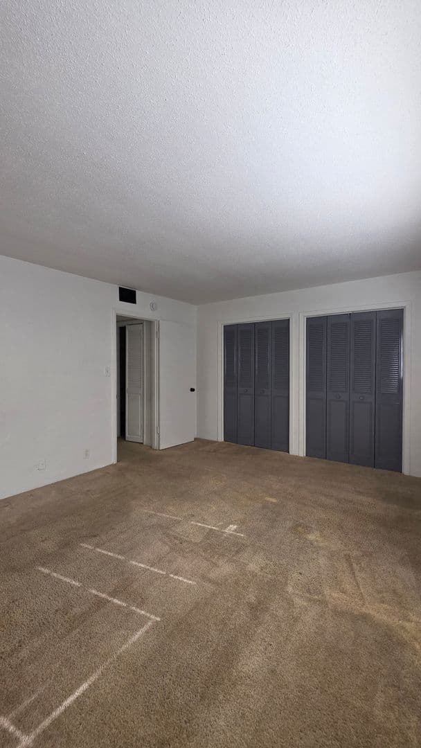 Daytona Beach Apartment: 1140 S. Ridgewood Ave