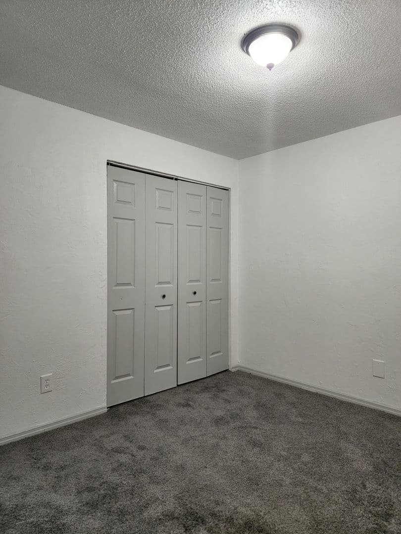 South Daytona Apartment: 1835-1841 S Segrave St.