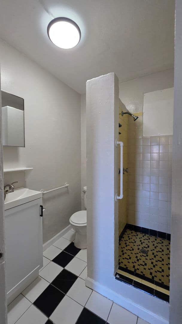 Daytona Beach Apartment: 1214 S Ridgewood Ave #5