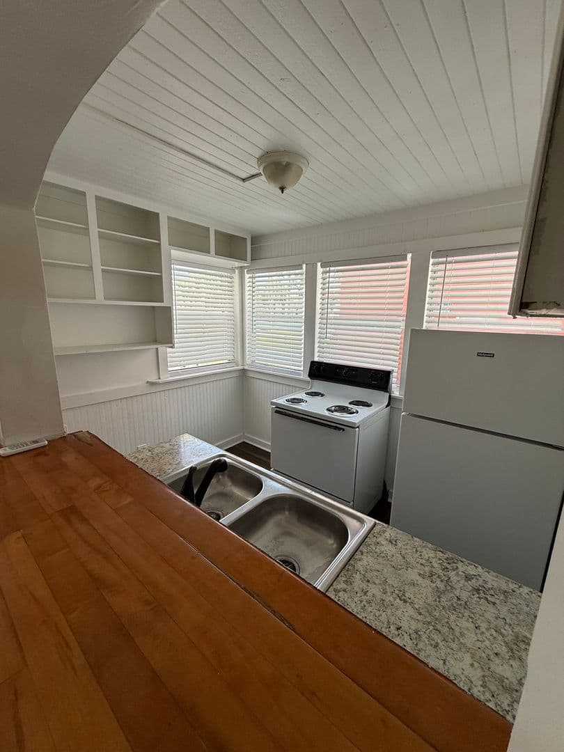 Daytona Beach Apartment: 1208 S Ridgewood Ave #1