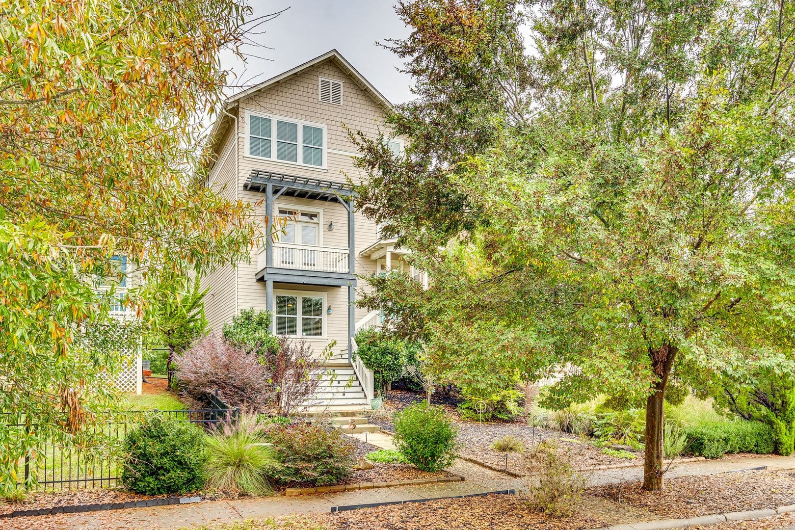 Rock Hill House: 799 Herrons Ferry Rd.