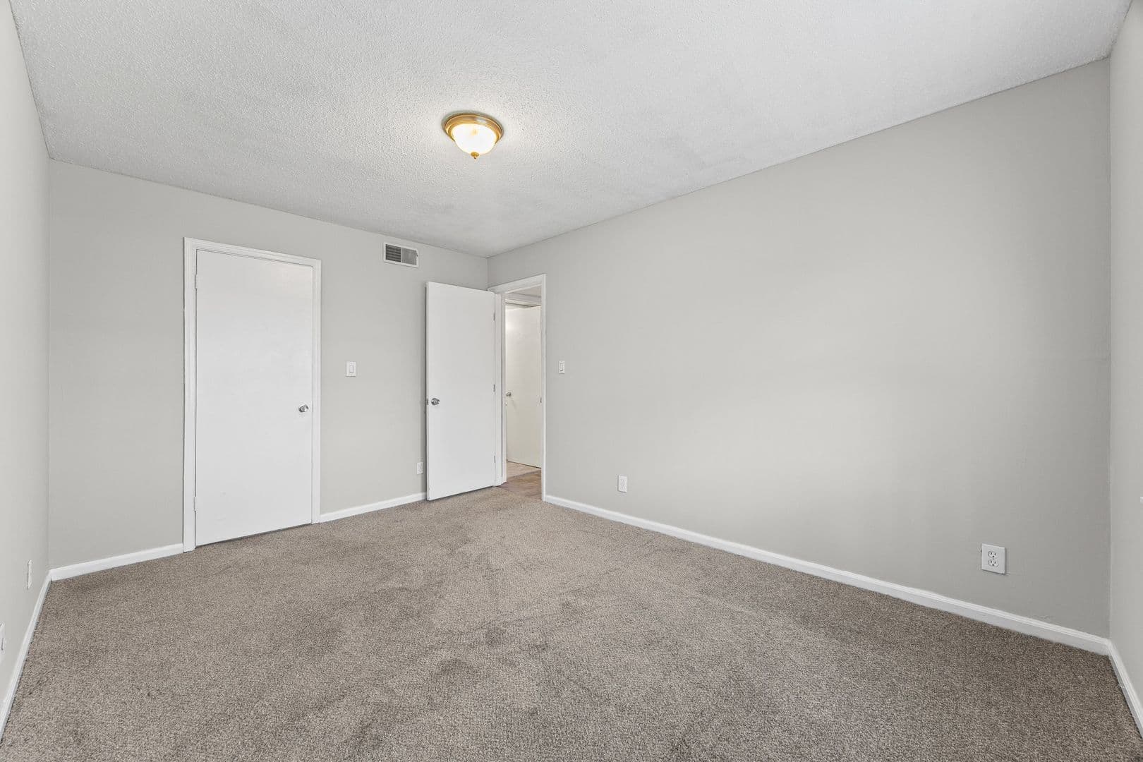 Charlotte Condo: 5805-H Hunting Ridge Lane