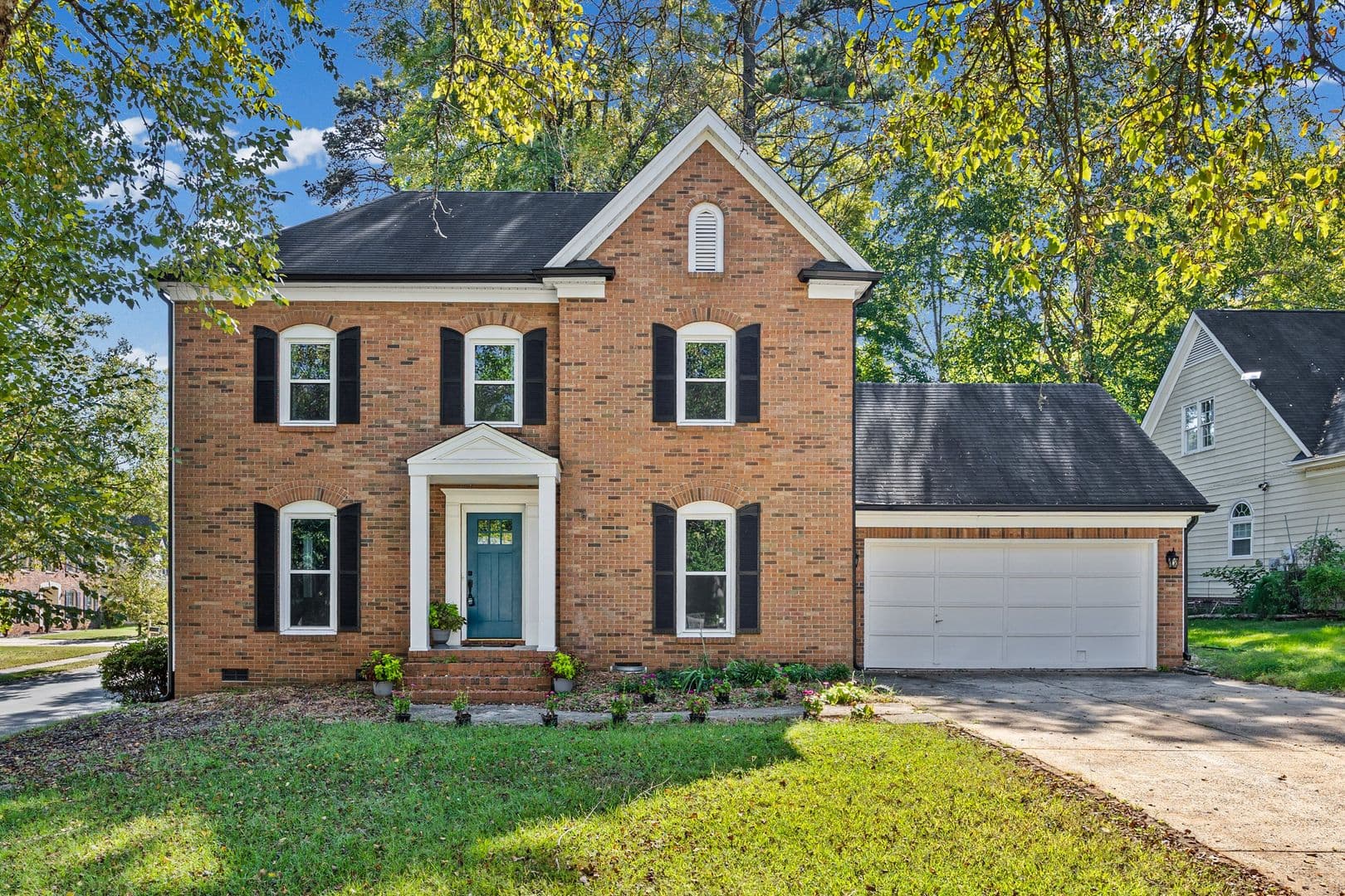 Charlote House: 612 Grays Creek