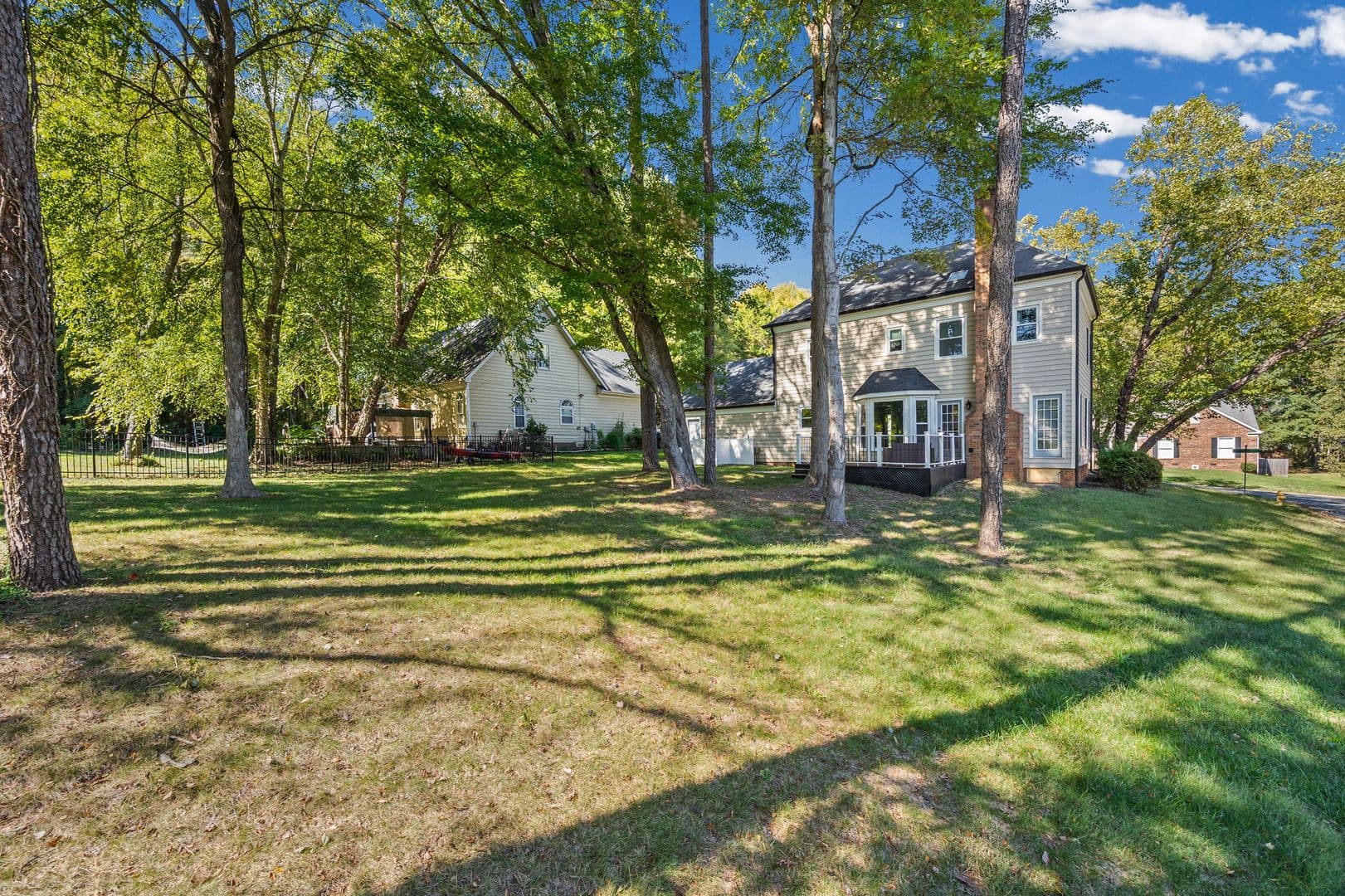 Charlote House: 612 Grays Creek