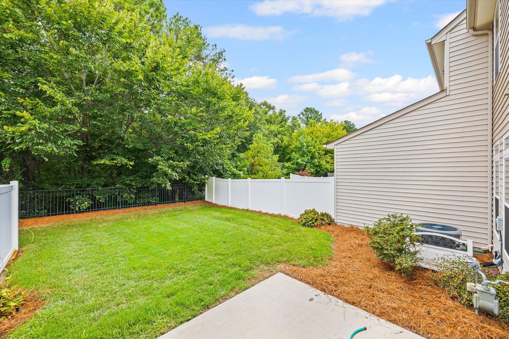 Charlotte Townhome: 9736 Springholm Drive