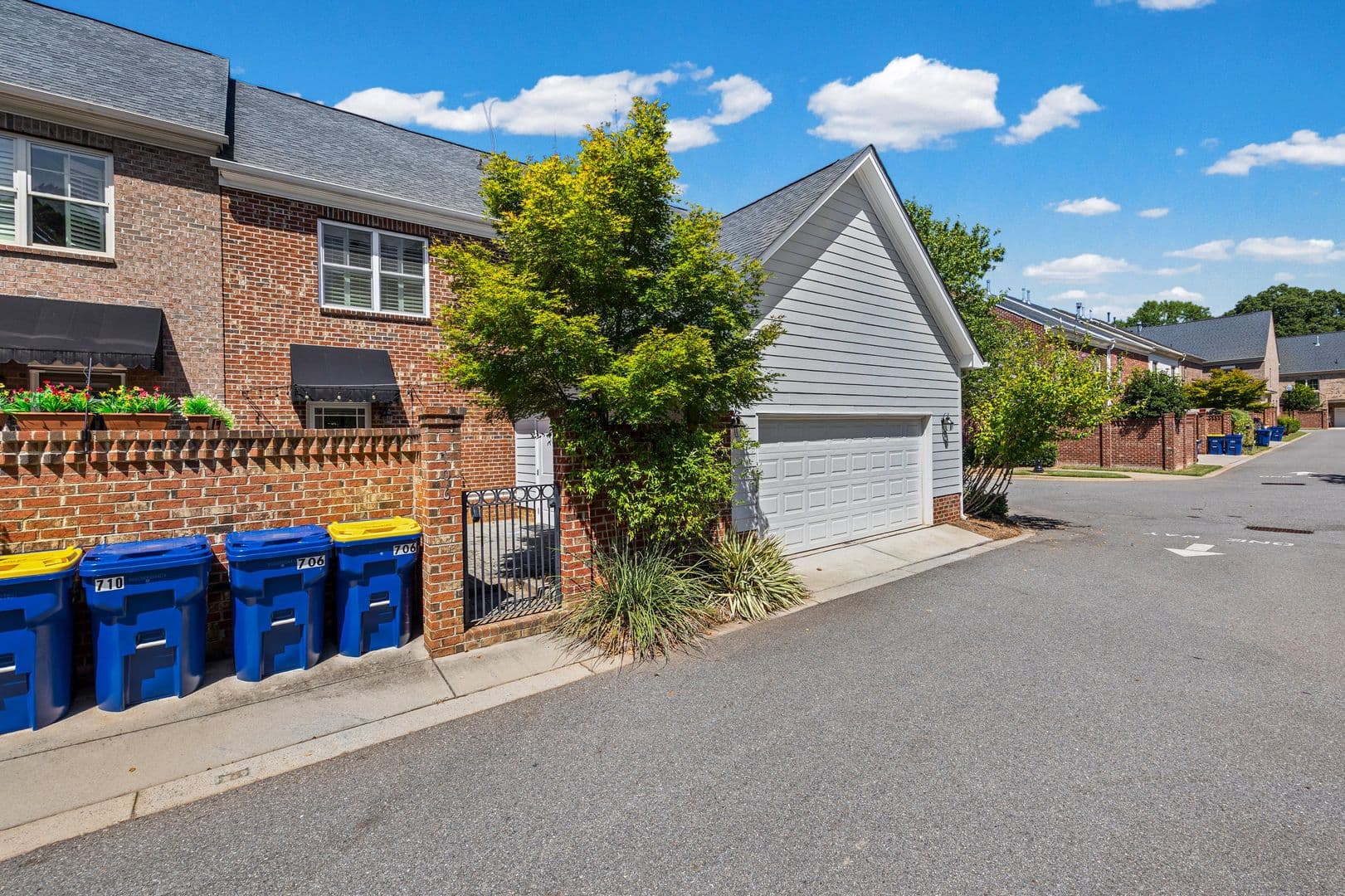 Belmont Townhome: 706 Kingsley Way
