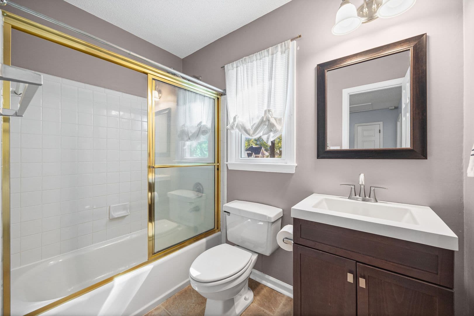 Charlote House: 612 Grays Creek