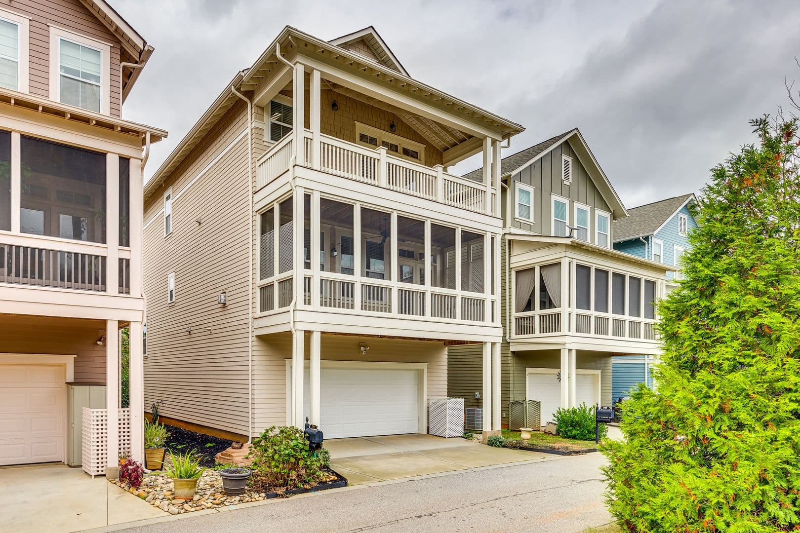 Rock Hill House: 799 Herrons Ferry Rd.
